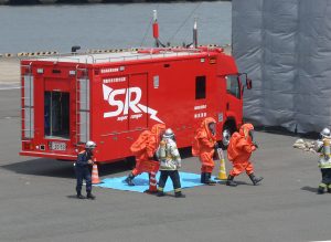 消防庁貸与の特殊災害対応車：横浜市消防局